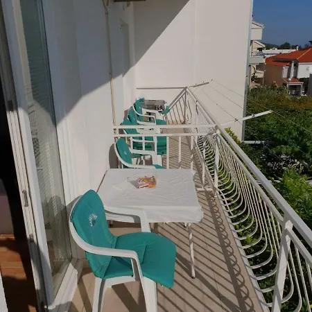 Estera Apartment *